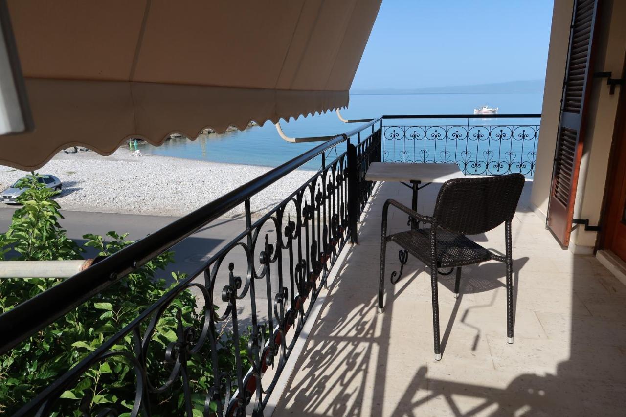 Akrogiali Beach Apartments Exterior photo