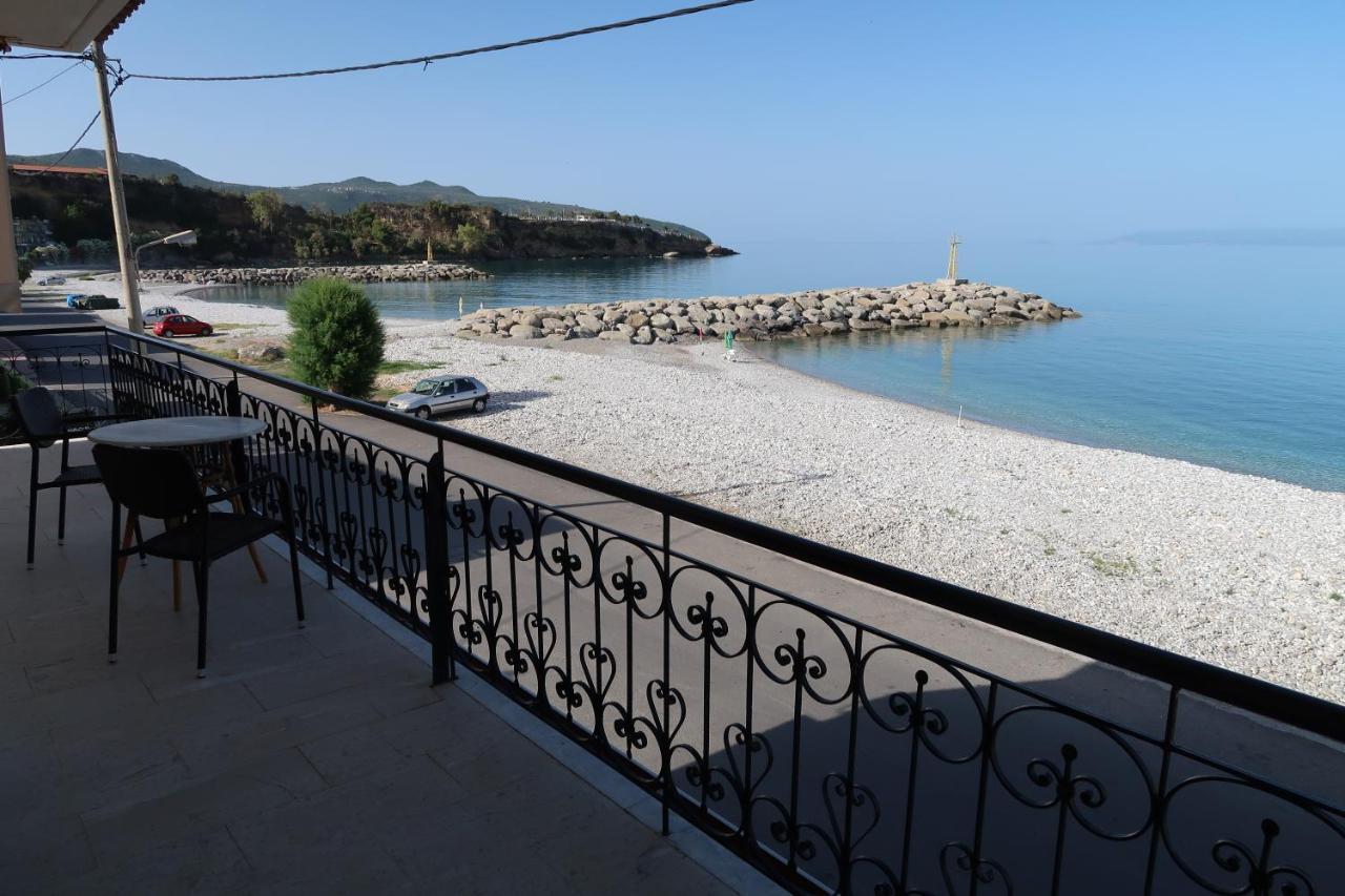Akrogiali Beach Apartments Exterior photo